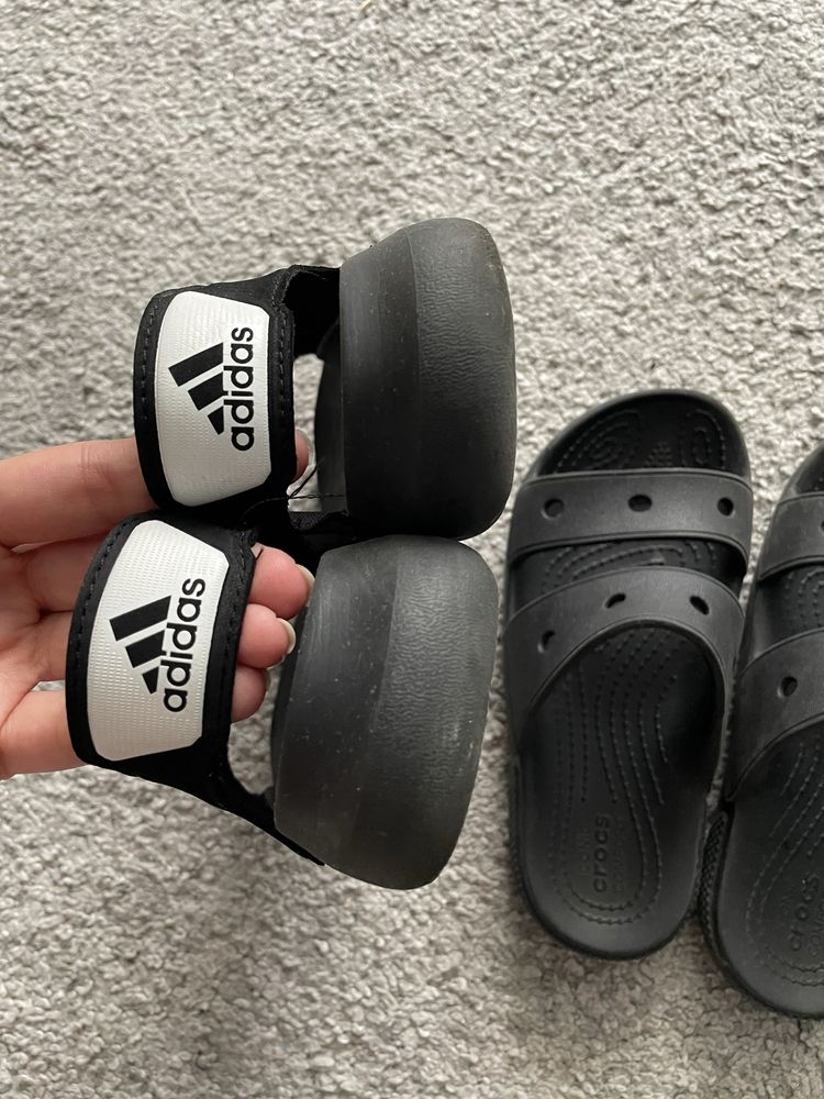 Сандали Adidas и чехли Crocs