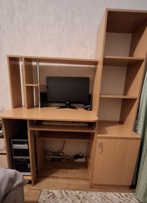 Продам компьютерный стол 20000тнг