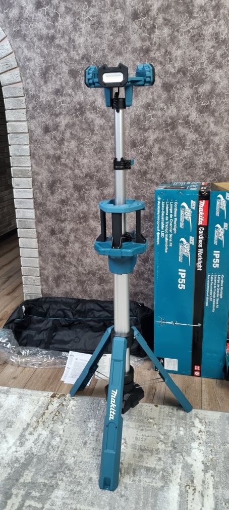 Мачта( фонарь) MAKITA