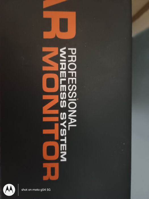 Пълен сет безжична In-Ear мониторна система HED,,с твърд кейс Wiem-252