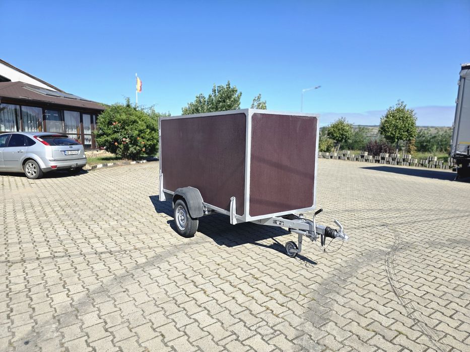 Remorca cub 750 cu sistem de franare