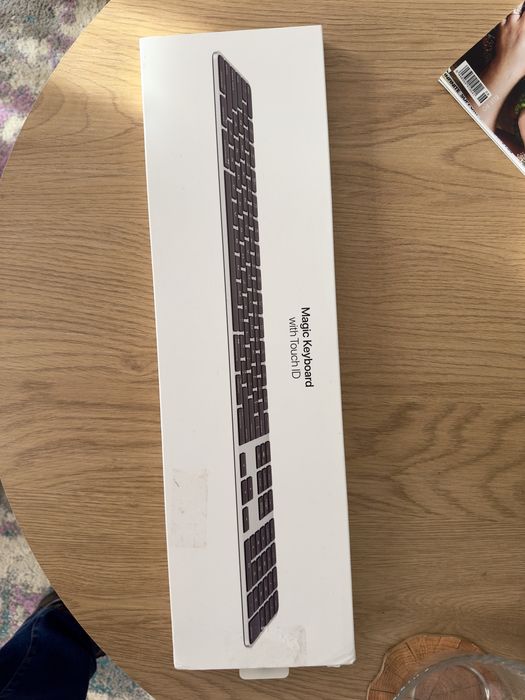 Tastatura Apple Magic cu Touch ID + numeric pad, neagra, wireless