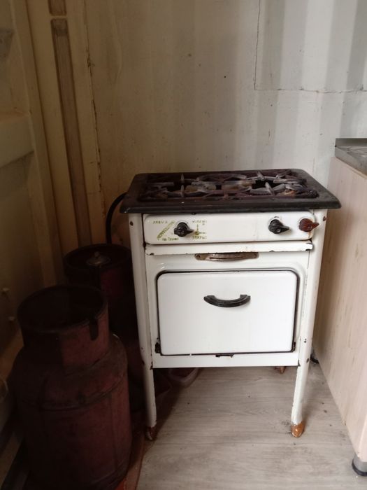 Газовая плита с 2 балонами
