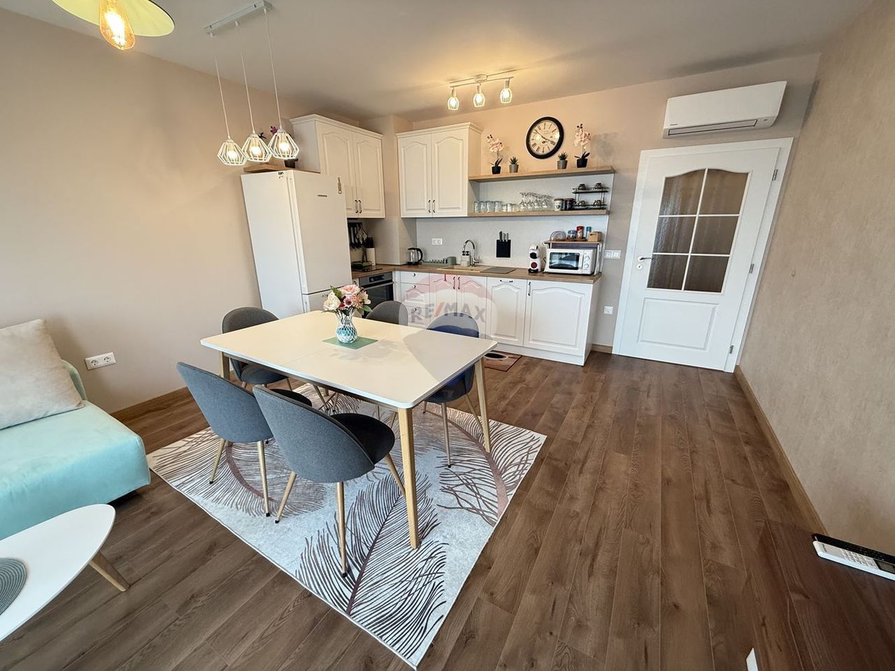 Продава се Двустаен апартамент в к.к. Св.Св. Константин и Елена - 63 кв.м за 2969 €/кв.м - Снимка #4
