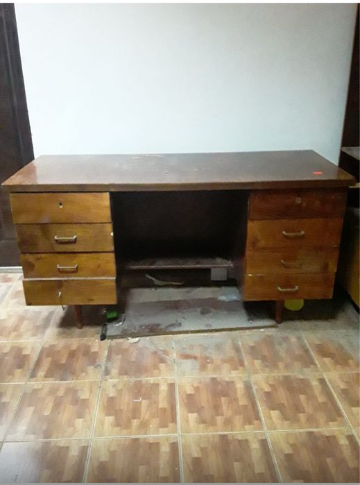 Продам столы,стулья,шкаф,письменный стол