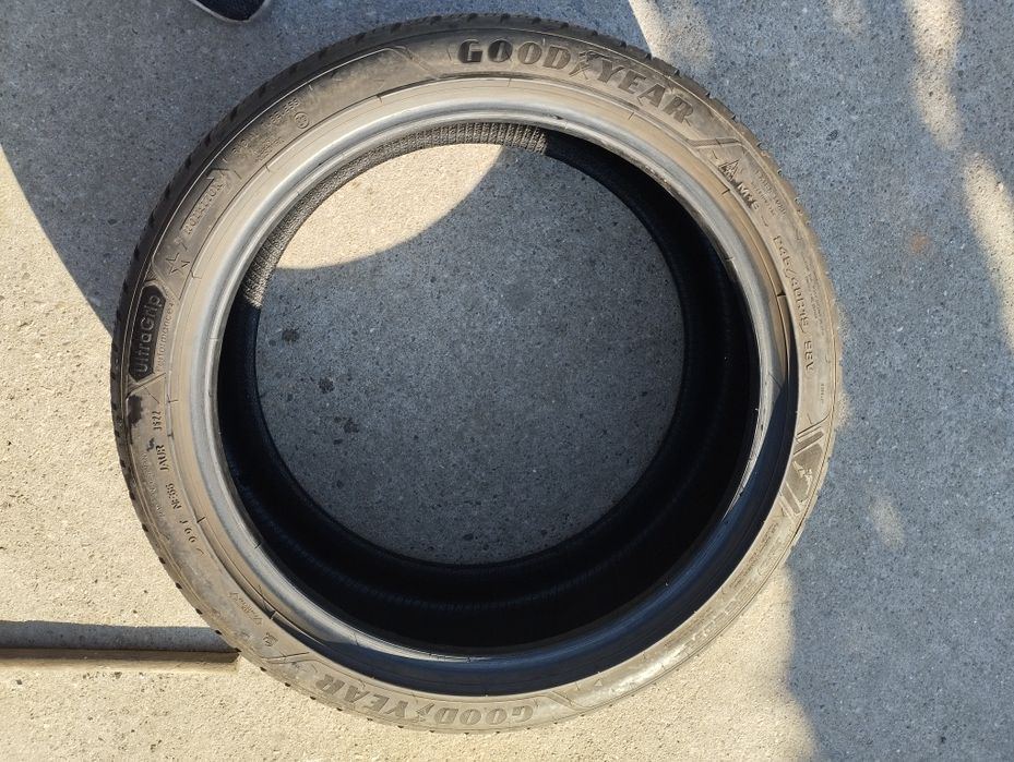 2  buc 245 40 r19 98v goodyear , iarna, dot 2022