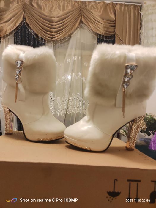 Botine cizmulițe cu blana 37