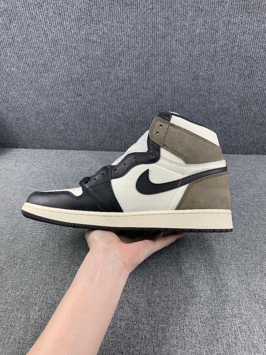Jordan 1 Retro High Dark Mocha