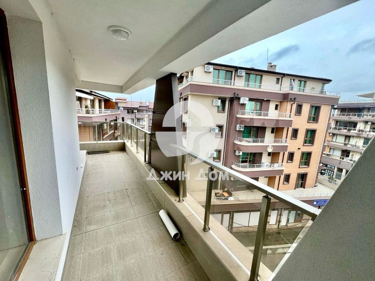 Продава се Тристаен апартамент в Бургас, Сарафово - 118 кв.м за 1424 €/кв.м - Снимка #8