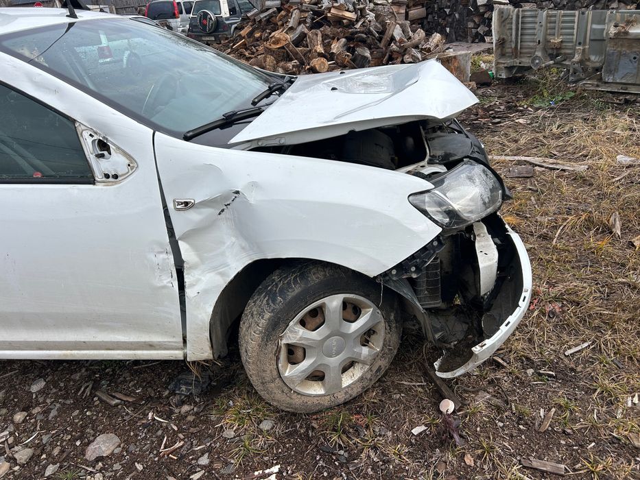 Dacia Logan ,avariat