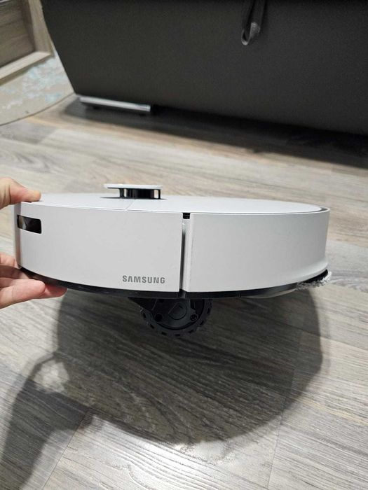 Aspirator robot Samsung Bespoke Jetbot AI, încă în garanție