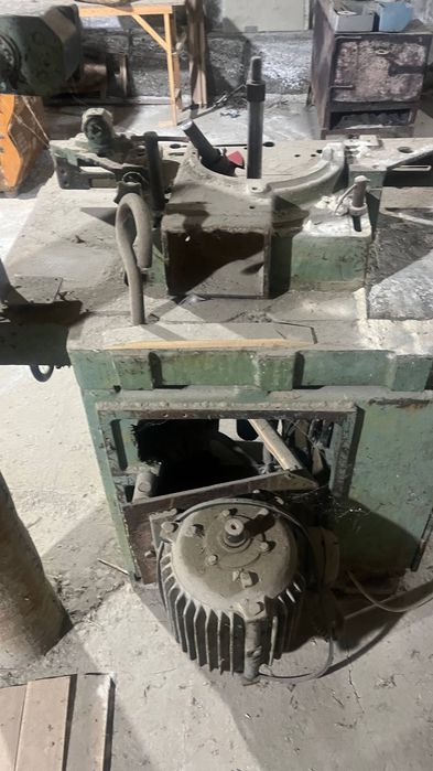 Frez stanok sotiladi