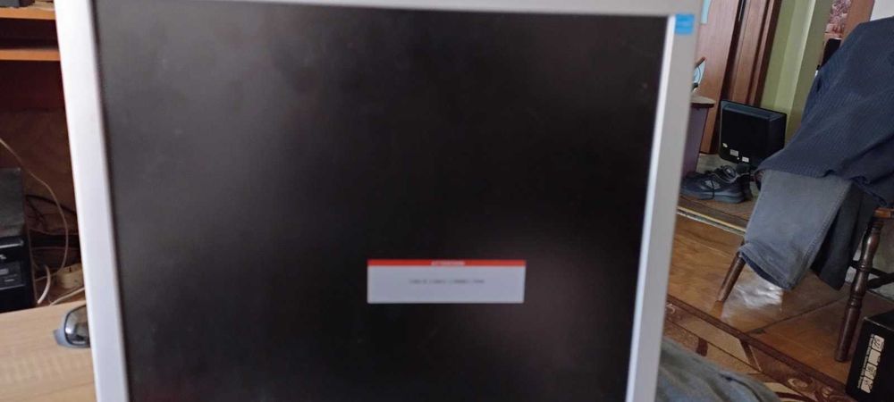 монитори втора употреба всички рабоатят перфектно