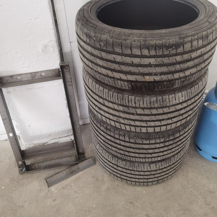 Гуми МОМО 225/45/17 летни с борд