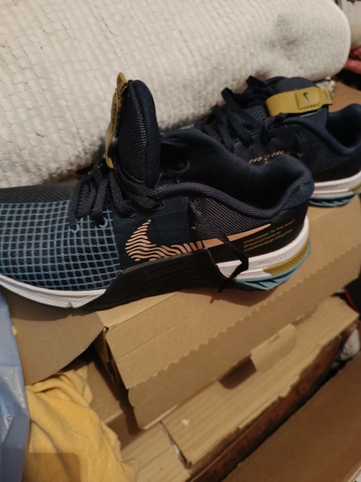 Маратонки найк нови