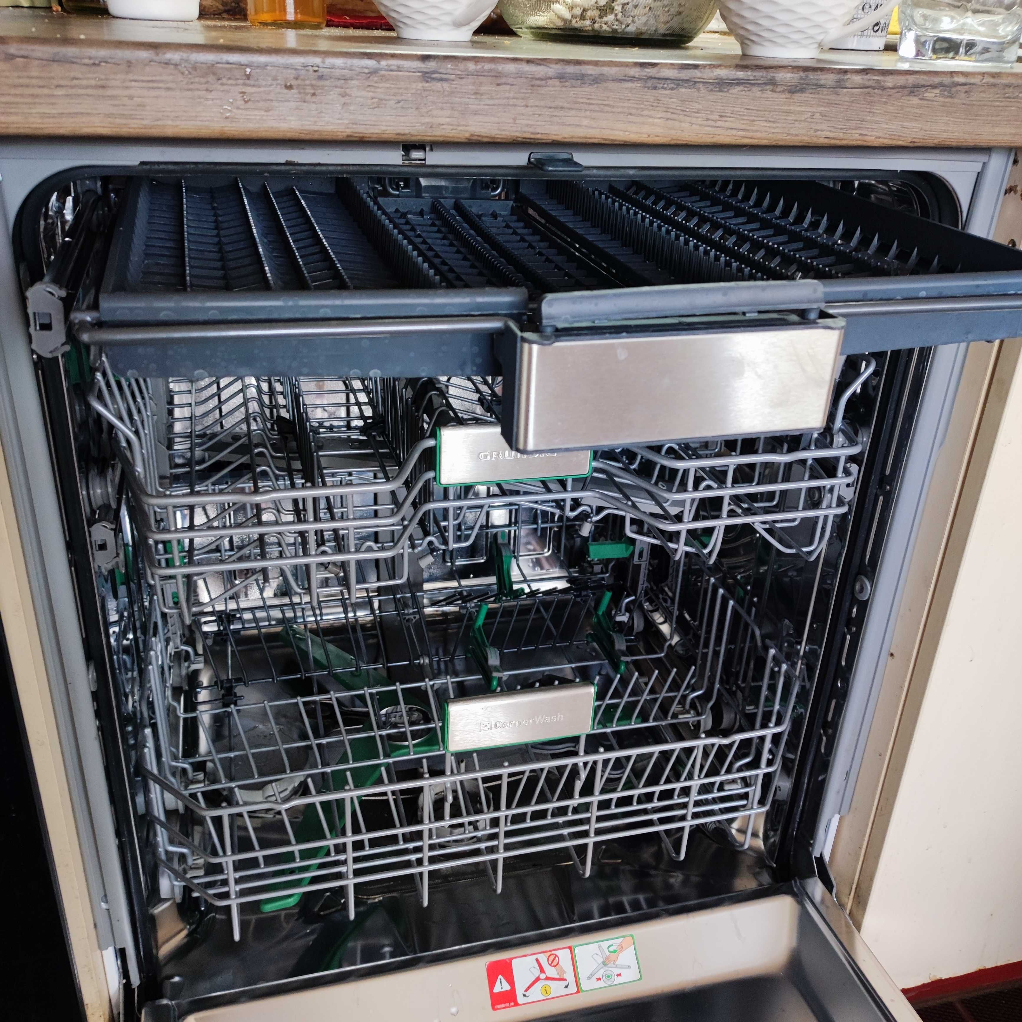 Съдомиялна за вграждане GRUNDIG GNVP 4631 B ИНВЕРТОРЕН МОТОР