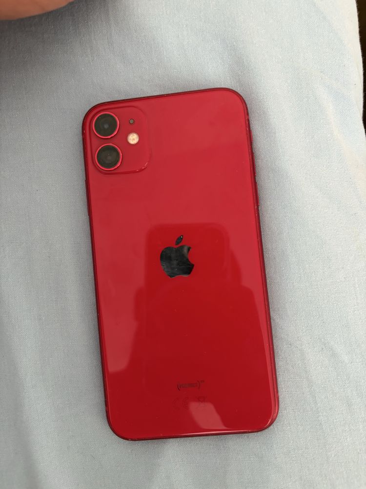 iPhone 11 в отлично състояние /100% battery health /64gb