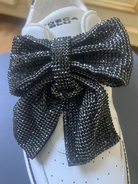 Vand adidasi , noi, piele naturala