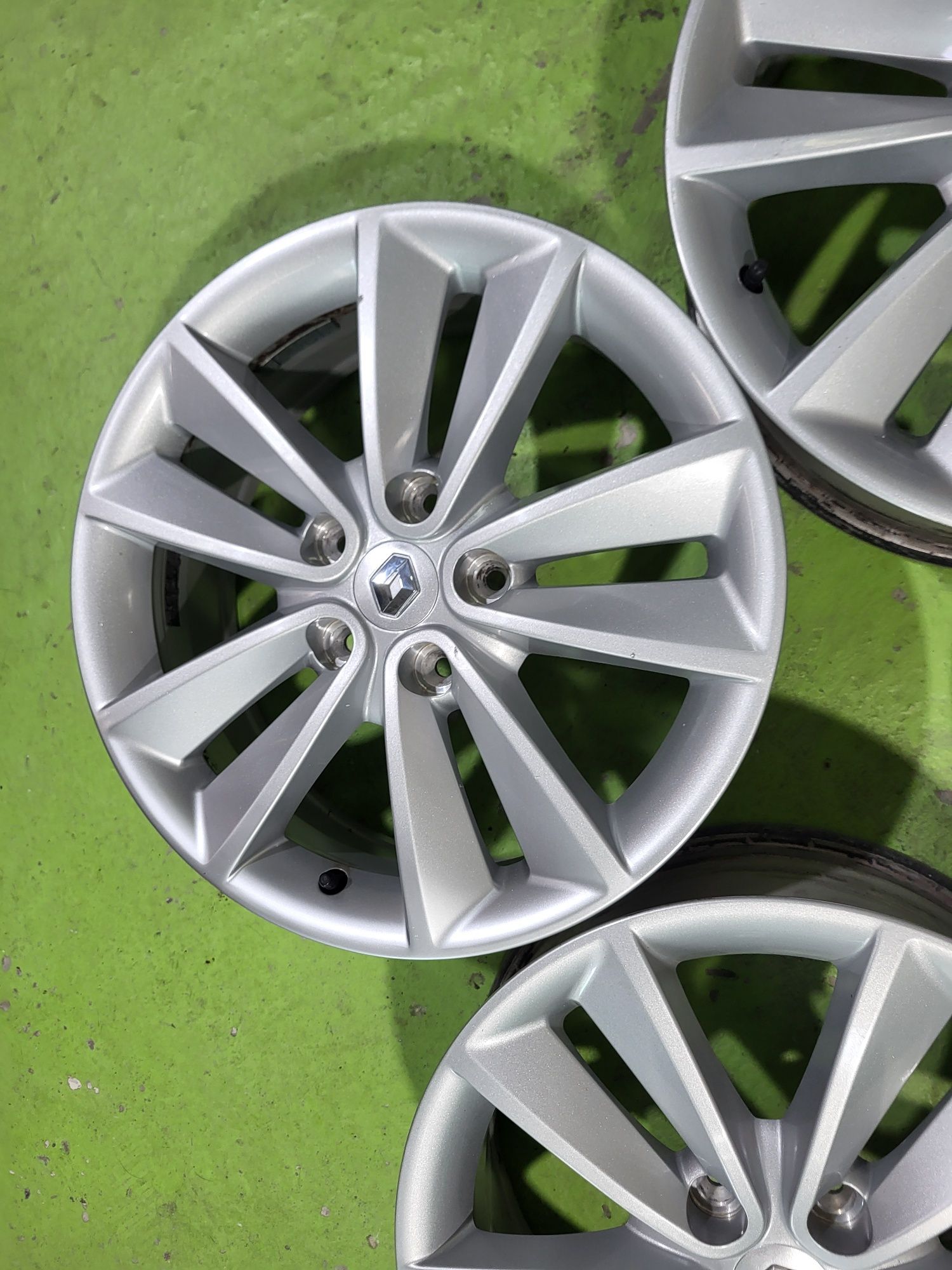 17 5x114.3 Renault лети джанти 5х114.3 рено