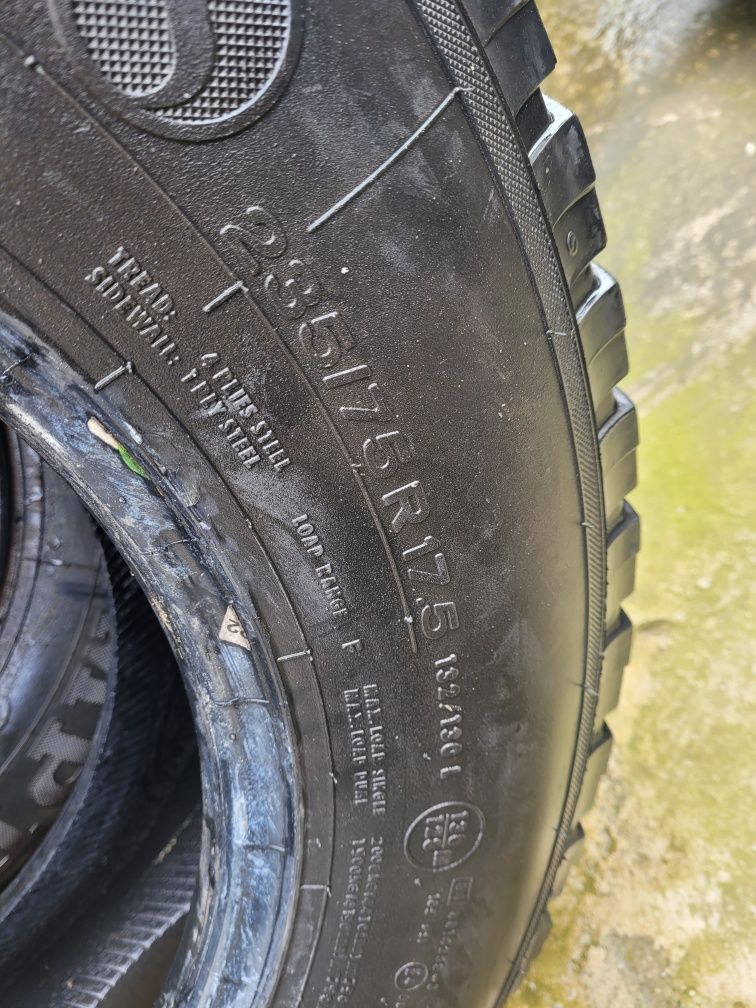Anvelope Trailăr, Semperit 235/75 R17.5