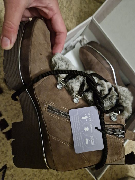 Ghete Tamaris din piele naturala, noi