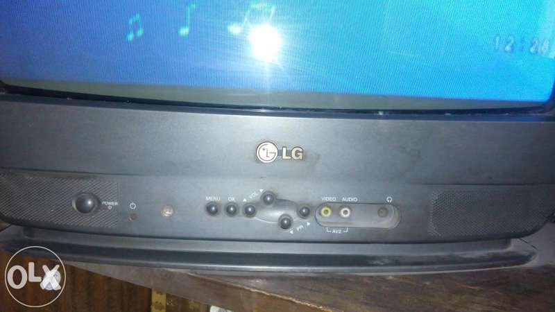 Телевизор LG . Работещ