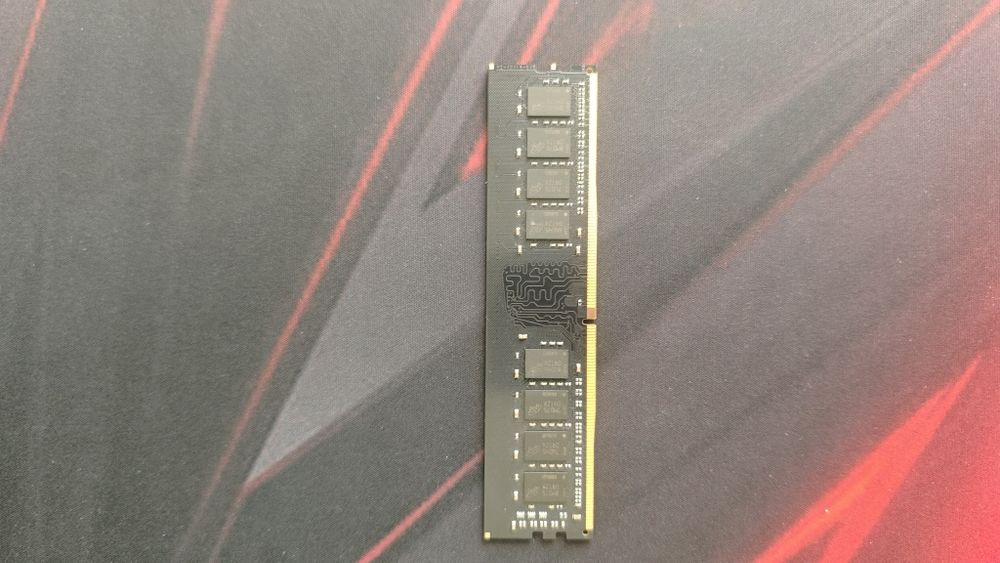 Продам Оперативную Память Kingston DDR4 16Gb  2666Mhz