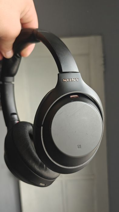 Наушники Sony WH-1000XM4 черный
