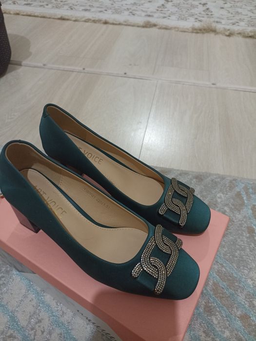 Продам корейский туфли