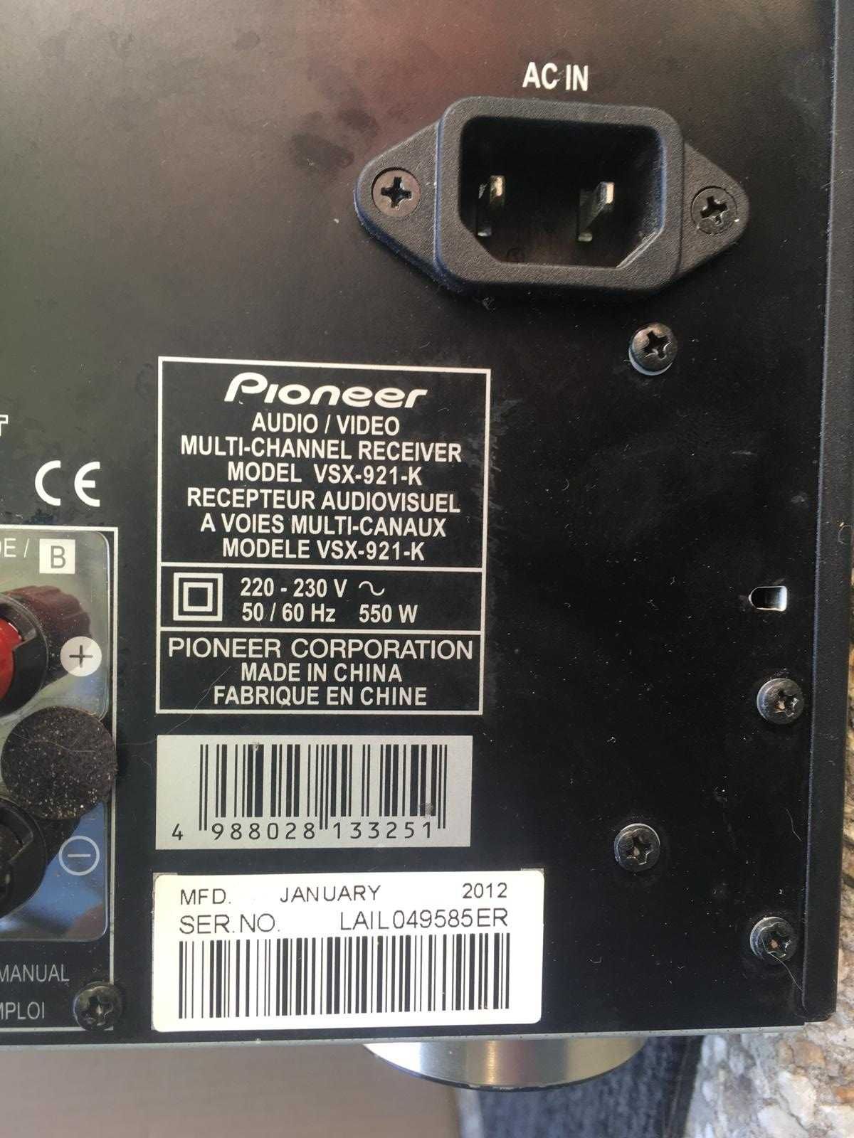 PIONEER amplificator surround cu telecomanda.