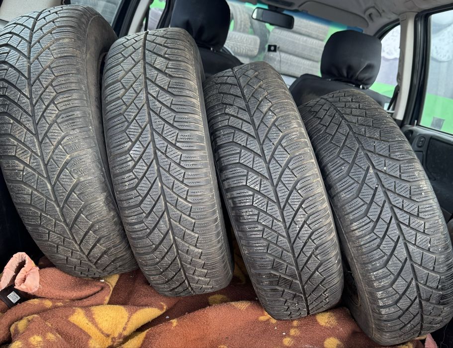 Set 2 cauciucuri iarna cu jante Continental 195/65/R15