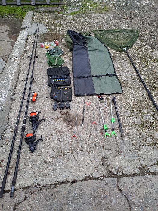 Vând scule de pescuit