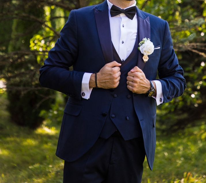 Vand costum mire Suvari