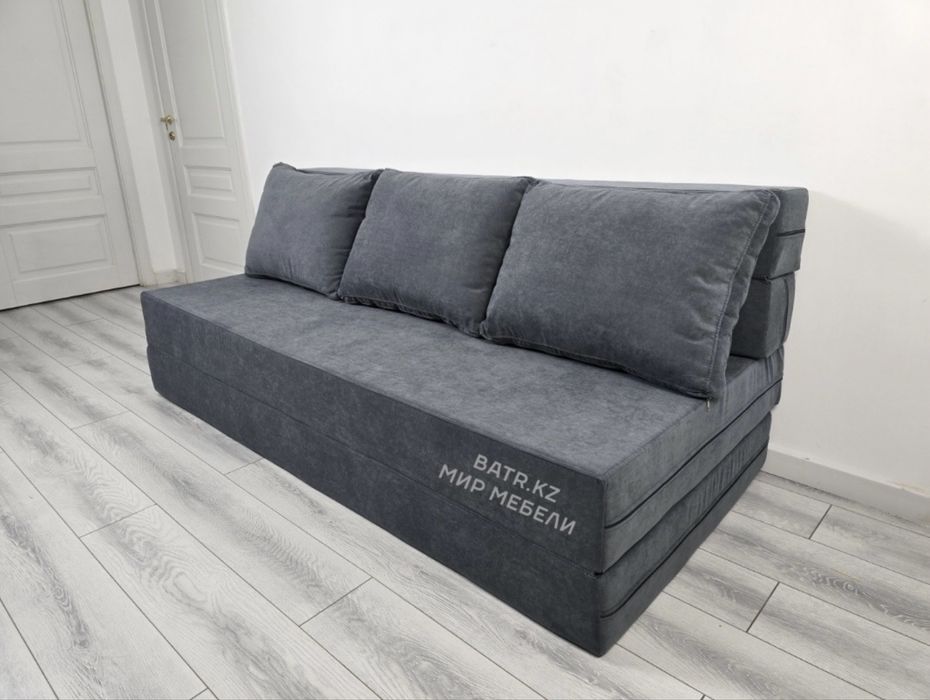 Бескаркасный диван в новом состоянии