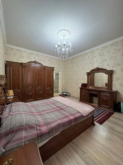 Метро шахристон сотилади срочно