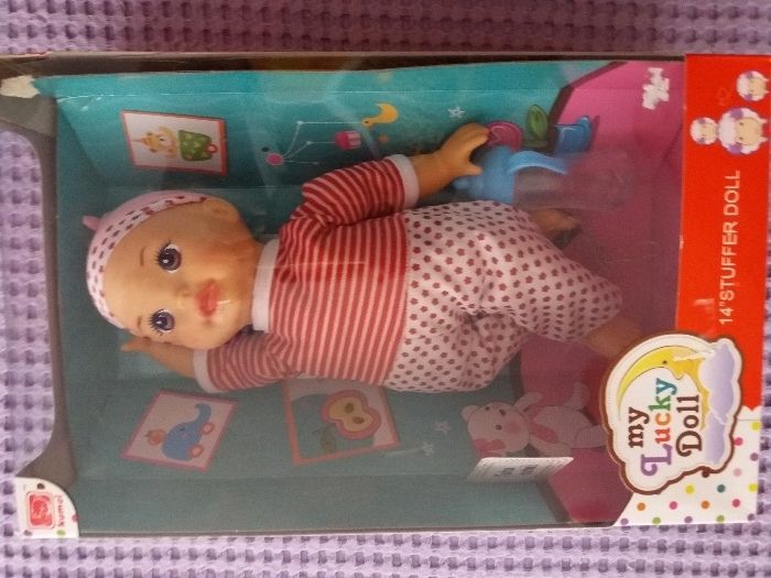 музикална кукла с аксесоари пееща известни детски песни - 40лв.