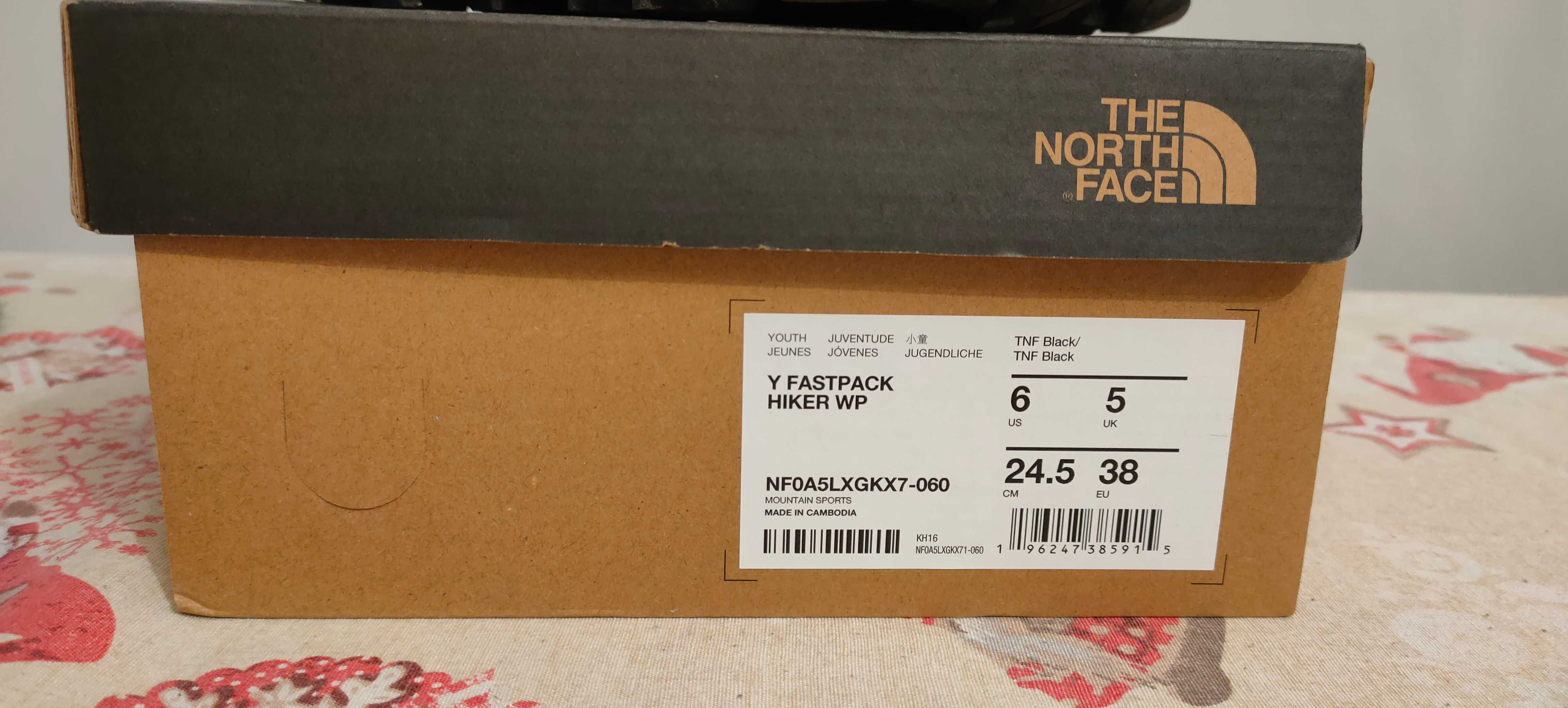 Маратонки The North Face
