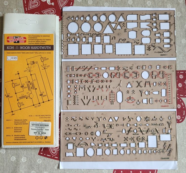Специалицизани шаблони, триъгълници и чертожни инструменти