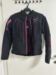 Geacã moto damă din textil Sixgear Astrid • negru / roz