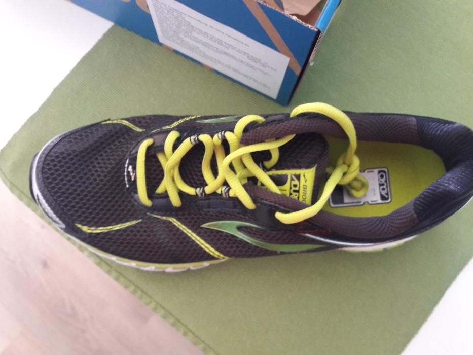 Black friday reducere 40% papuci profesionali alergare Brooks Aduro3,