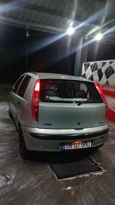 Vând fiat punto 1.2 8v defect