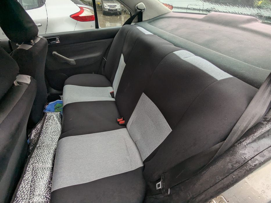 VW Bora Sedan 1.6 benzina – avariată, motor excelent, 1000 EUR