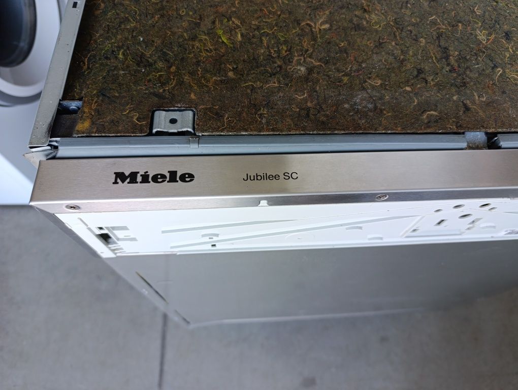 Съдомиялна за Пълно вграждане Miele XXL