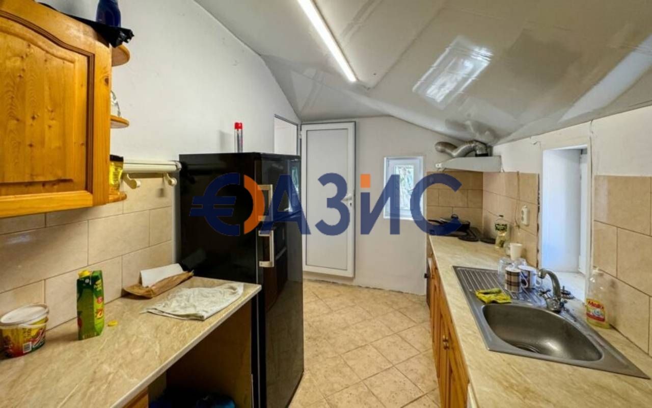 Къща с 2 спални, 129 кв.м. + 1320 кв.м. двор, с. Хаджи Димитър, област