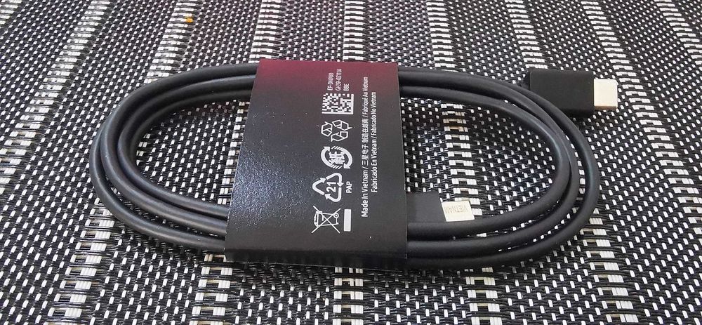 Cablu incarcare original Samsung S24/S25 Ultra din cutia telefonului.