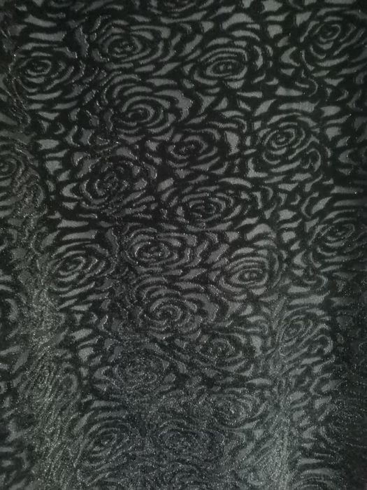 Елегантна кадифена рокля