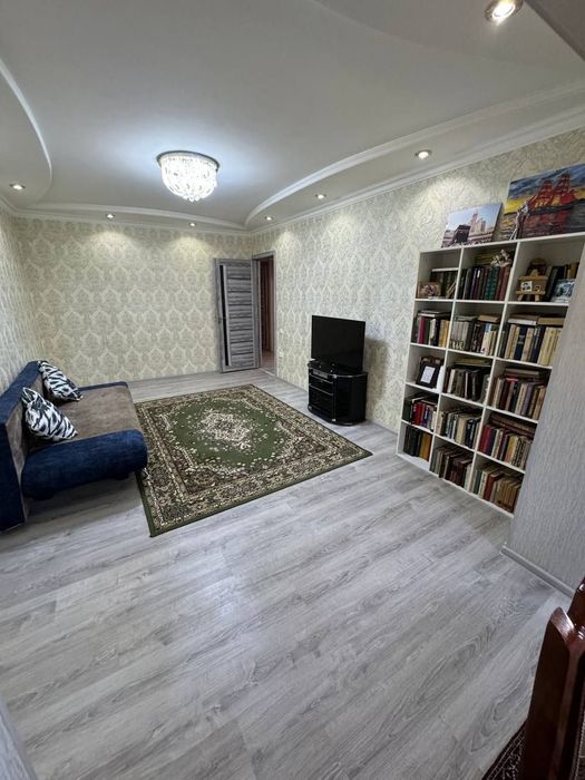 Продаётся 3 ком; 80м2 77-серия ор-р: Парк Бобура, ул.Педагогическая
