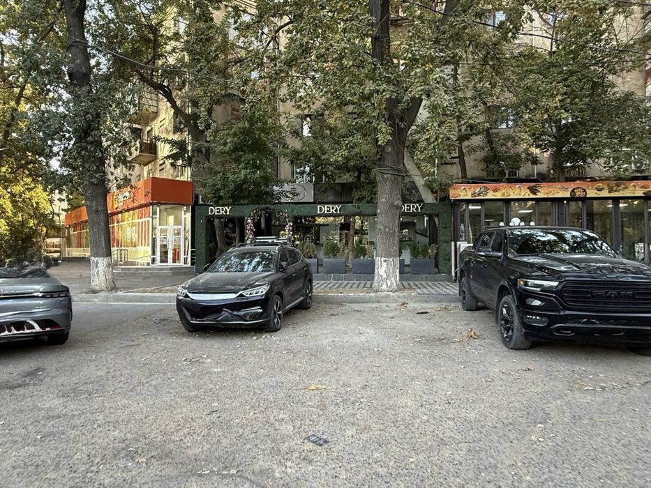 Продаётся Коммерческое Помещение 100кв.м 1-Линия ор.Дархан ул.Оккургон