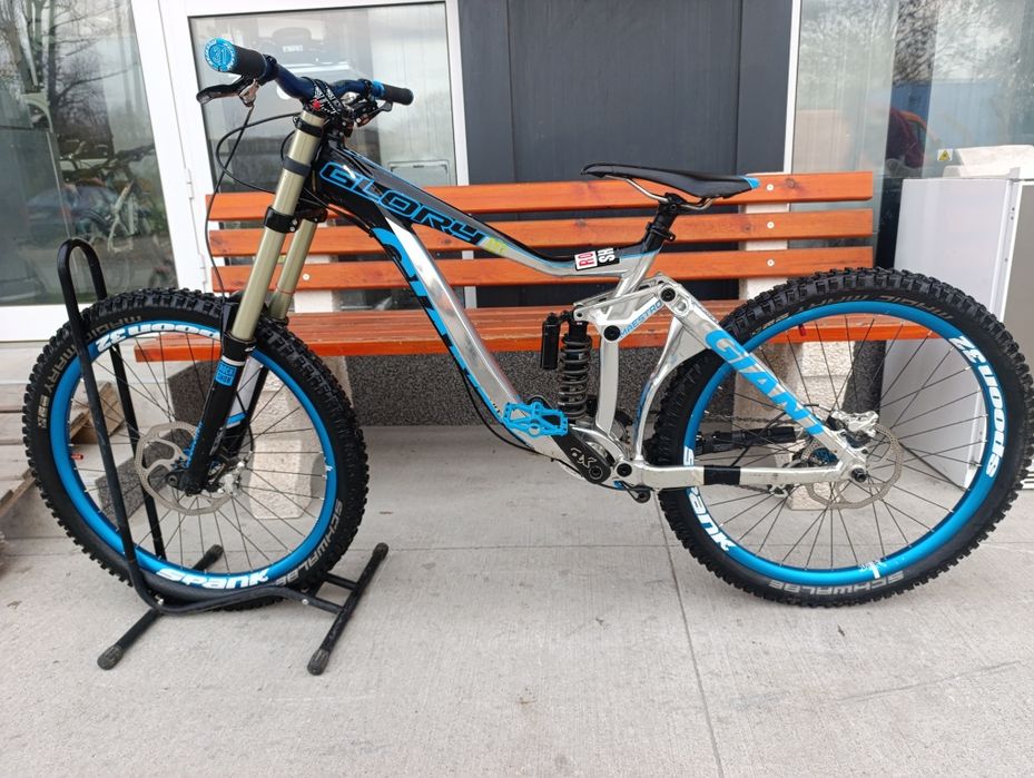 Планински велосипед Мекица GIANT GLORY за скачане. 26/M.