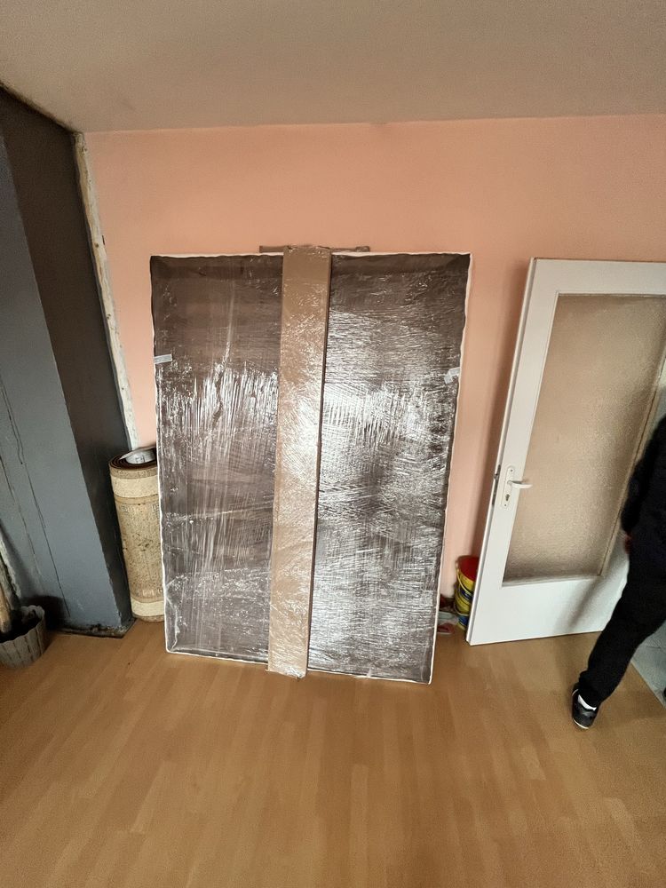 Продавам спалня с матрак 140/200